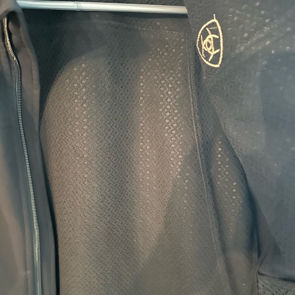 Ariat Black Softshell Jacket with Embroidered Log… - image 7